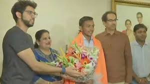 Uddhav thackeray was born on 27 july 1960 as the youngest child of politician bal thackeray and his wife meena thackeray's three sons. Uddhav Thackeray Assures Help To End Prithvi Shaw S House Woes