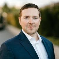 Julie Faas's Instagram, Twitter & Facebook