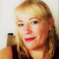 Renee Stone's Instagram, Twitter & Facebook