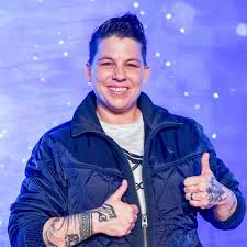 Die sängerin ist durch den offenen umgang mit ihrer homosexualität zu einem vorbild für viele geworden. Let S Dance 2019 Kerstin Ott Sorgt Fur Sensation Das Gab Es Bei Der Show Noch Nie Stars