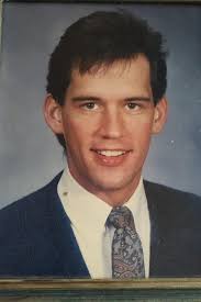 🇺🇸 “Hello, this is a long shot but I only know vaguely of a man who died  from AIDS. Details like his name, his birth and death date, even his face, I