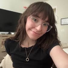 Alice Vlazque @alice_vazque