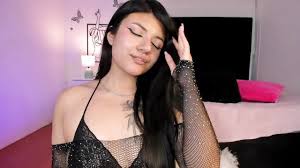 Desire Sweety Twitter celebrates her thousands of followers with a sexy picture just for them.