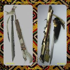 Dia atas adalah contoh parang pendek, yang boleh digunakan untuk sembelih binatang ternakan dan menyiat kulit lembu atau kambing. Borneo Oracle Parang Ilang Warisan Tradisi Etnik Dayak Sarawak Keris Merupakan Warisan Bagi Masyarakat Melayu Di Nusantara Dan Ianya Masih Dikekalkan Sehingga Ke Hari Ini Bagi Masyarakat Dayak Sarawak Pula