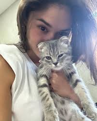 PIA IS A PROUD CAT AUNT! 😻❤ Beauty queen Pia Wurtzbach shared