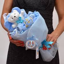 The 23 best gifts for baby girls of 2021. Eine Erstaunliche Baby Dusche Geschenk Alle Komponenten Des Strausses Konnen Sie Auf Dem Fot Baby Boy Gift Baskets Baby Shower Gifts For Boys Baby Shower Gifts
