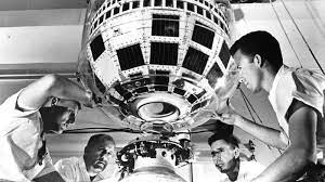 Telstar 1 was a communications satellite launched by nasa on july 10, 1962, it was the satellite that allowed the first live broadcast of television images. Telstar 1 Nokia Bell Labs