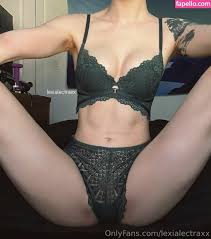 Lexialectraxx Nude OnlyFans Photo - TheFap's Exclusive Lexialectraxx