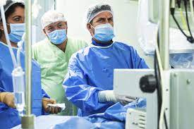 Pietrele la rinichi sunt depozite minerale intarite care se formeaza in unul sau in ambii rinichi. Pietrele La Rinichi Sunt IndepÄrtate FÄrÄ TÄieturÄ La Ovidius Clinical Hospital