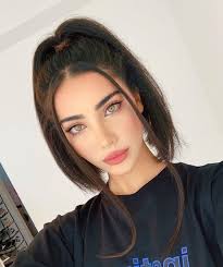 Negin Ghalavand Panosundaki Pin
