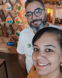 Hoje é dia de celebrar quem transforma amor em arte! ✨🛠️ Hoje, 19/03, Dia  do Artesão, homenageamos todas as mãos talentosas que dão vida à  criatividade e fazem do mundo um lugar