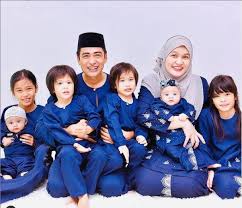Sheikh muszaphar shukor, (born july 27, 1972, kuala lumpur, malay.), malaysian orthopedic surgeon who became the first malaysian to go into space. Bawa Anak Anak Bermaafan Dengan Ibu Video Dr Sheikh Muszaphar Buat Wargamaya Sebak Pa Ma