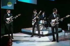 The Animals The House Of The Rising Sun Mafia The Shadows Apache 1969 Youtube Hank Marvin Music Playlist