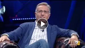 L'inter ora gioca particolarmente bene, mancava anche lukaku, la roma pure gioca. Paolo Bonolis A Non E L Arena L Inter La Mia Passione