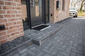 Podest In Anthrazit Moderner Hinterhof Terassenideen Hauseingang Gestalten