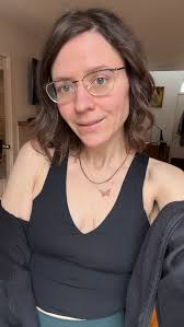 pilates lunch break 🌞 Threads