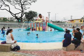 Hacer coreografías en el agua es un ejercicio muy . Bastion Popular Estreno Parque Con Juegos Acuaticos Los Siguientes Estaran En Mapasingue Y Los Vergeles Comunidad Guayaquil El Universo