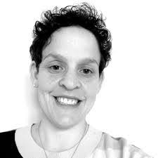 Julie Finkelstein's Instagram, Twitter & Facebook