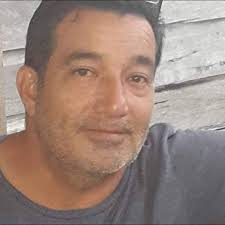 Tall Guy and former Lakers in Belize This tall fella #33 is visiting  Belize. He is here