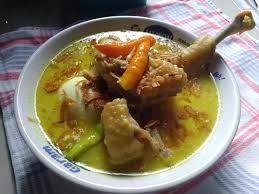 Meski opor ayam dapat dimasak sesuai selera namun takaran bahan dan bumbunya harus pas. Resep Opor Ayam Kampung Gurih Nikmat