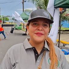 Un día 20 de agosto de 2013, hace 12 años nos dejo fisicamente el prof.  Eusebio "Chevo" Salazar, un atalayas de la educación nacional en general y  colonense en particular, dejó para