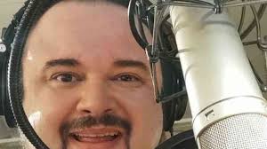 Cantor Axel dubla 'Moley' animação que estreará no canal HBO Max