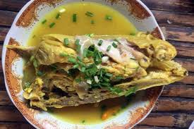 Selain sering dipakai untuk masakan kuah sayur dan ayam, bumbu kuning juga lezat jika diolah bersama berbagai ikan. Resep Kelo Kuning