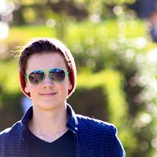 2 Amazing photos of Andreas Magne Wind #portraitphotography #infocus #green  #blueshirt #shirt #greenglasses #orangebeanie #beanie #pretty #boy Photos  by Rumle Wind