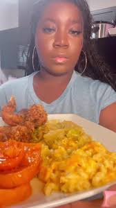 Happy Sunday! Let’s make some Sunday dinner🩷 Chicken: garlic powder, onion  powder, Tony’s, smoked paprika, Cajun seasoning Cabbage: salt, pepper,  Tony’s, garlic powder, brown sugar #friedcabbage ...