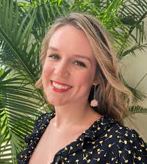 Alexandra Bartlett's Instagram, Twitter & Facebook