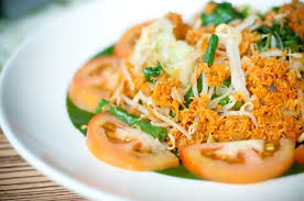 Ada juga sebagian bunda yang memasukkan sosis karena anak anak menyukaianya. Resep Masakan Urap Bumbu Kelapa Pedas Gurih Untuk Santap Siang Kumparan Com