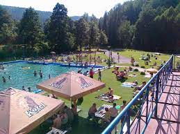 Hotel room prices vary depending on many factors but you'll most likely find the best hotel deals in teplice nad metují if you stay on a monday. Badeanstalt Teplice Nad Metuji Sommer Schwimmen Teplice Nad Metuji