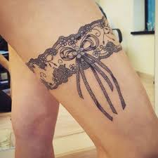 To make this tattoo location even sexier and more sultry, some women may choose a garter tattoo. 23 Best Leg Garter Tattoos For Women Baybouf