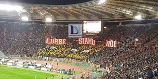 The curva sud was deserted as roma fans protested new safety measures during the derby against lazio. Derby La Sud Prepara La Coreografia Nessun Bandierone Spontaneo Segui La Curva Foto Lazionews Eu