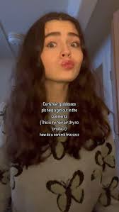 Pretty please🫶🫶🫶#curls #actress #beautytips