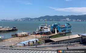 Sekiranya anda pernah ke pulau pinang, besar kemungkinan anda mungkin pernah menaiki perkhidmatan feri ikonik yang menghubungkan bandar george town di pulau penang dan butterworth di bahagian daratan semenanjung malaysia. Penang Ferry Back In Service After One Day Suspension Free Malaysia Today Fmt