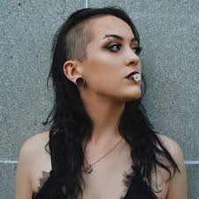 Katy Ash's Instagram, Twitter & Facebook