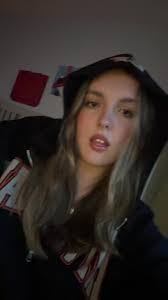 Miranda Solomon's Instagram, Twitter & Facebook