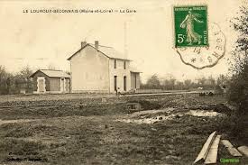 Le Louroux Beconnais Maine Et Loire Maine Et Loire Monument Aux Morts Loire