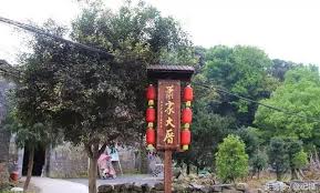 Vor 2 tagen · 蕭厝庄「蕭府大帝殿」近日舉辦建廟36週年慶典，全庄只有17戶，但貢桌竟達1350桌。 圖:蕭府大帝殿臉書. ç¿æ±Ÿè•­å®¶å¤§é™¢ ç¥–è¼©å®—è¦ªçš„åŒ å¿ƒç¨é‹ è•­æ°ä¸€ä»£äººçš„å‚³å¥‡ æ¯æ—¥é ­æ¢