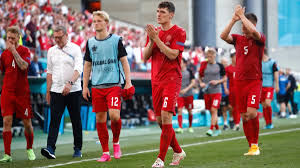 Nach rund 60 minuten schoss der stürmer mit tansanischen wurzeln seine nation mit die berührende geschichte hinter poulsens trikot. Danemark Gegen Belgien Ein Fussballspiel Der Gesten Sport Sz De