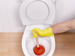 how to use a plunger to unclog a sink drain