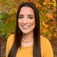 Leah Dyer's Instagram, Twitter & Facebook