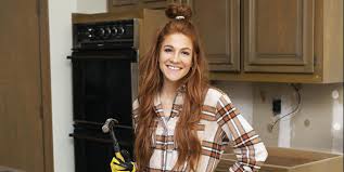 Profitez de millions d'applications android récentes, de jeux, de titres musicaux, de films, de séries, de livres, de magazines, et plus encore. Who Is Hgtv S Jennifer Todryk 7 Things To Know About The Rambling Redhead