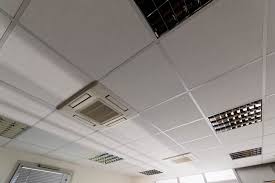 En effet, pour commencer le faux plafond tendu offre, sans recourir à des isolants, une excellente isolation thermique et acoustique. Faux Plafond Nantes Plafond Suspendu 3p Agencement Bureau
