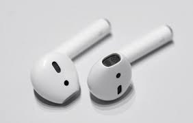 Apple Airpods Vs Earpods 5 Reasons To Skip Apple S Wireless Headphones Business Insider
