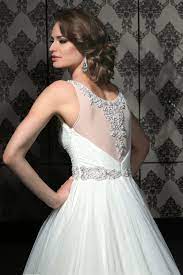 Es fácil que puedas encontrar vestidos de importantes firmas a un precio estupendo. Alquiler Vestidos De Novia Vestidos De Novia Alquiler Trajes De Novia