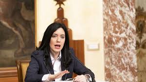 Riaprire le scuole è pericoloso. Scuola La Ministra Azzolina Conferma La Maturita Sara In Presenza E In Sicurezza La Repubblica