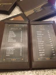 Di sepanjang dindingnya dipajang beberapa foto traveling pemiliknya saat berjelajah ke. Dunia Kuliner Juice Gerco Ala Cafe Biru Dago Heritage