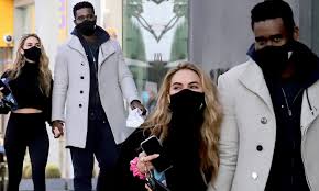The pair went public with their motsepe and his partner left the competition in october, while stause wasn't voted off until early november. Chrishell Stause Flashes Her Toned Midriff In A Crop Top As She Holds Hands With Keo Motsepe In La Daily Mail Online